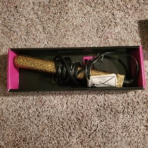 Style House Animal Print Professional Straightener